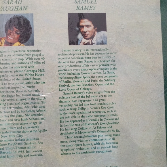 Hallmark Presents: Carols of Christmas Vinyl - Picture 7 of 10